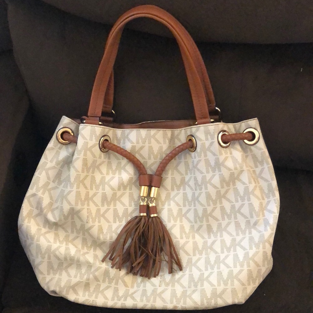 Micheal Kors purse